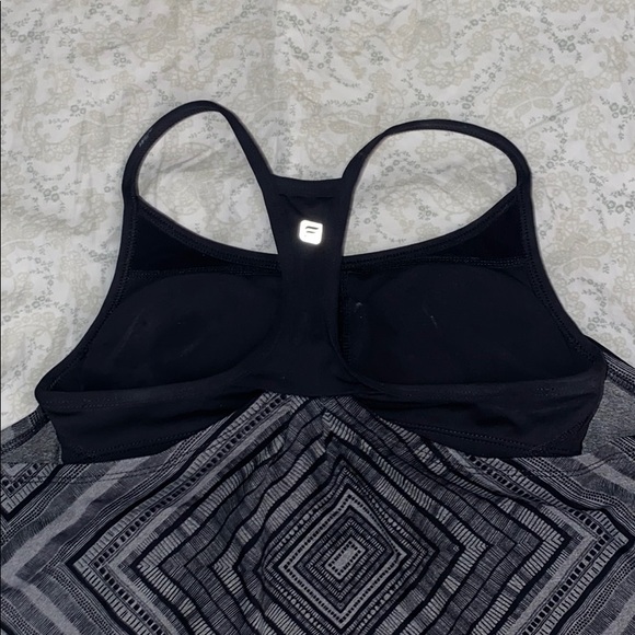 Fabletics 2 in 1 sports bra top - Picture 3 of 4